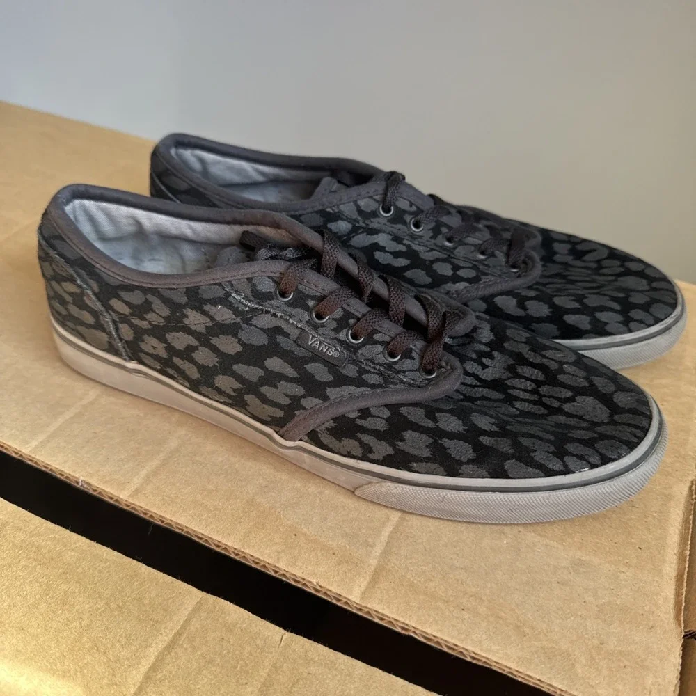 Vans Suede Leather Skateboard Sneakers Shoes Womens 9 Low Top Black Animal Print